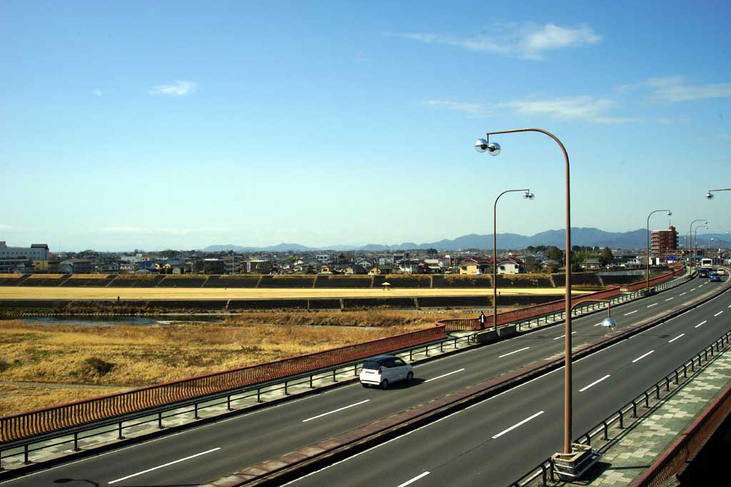 ���R�s�����EX�����ӁA�Q�O�Q�U