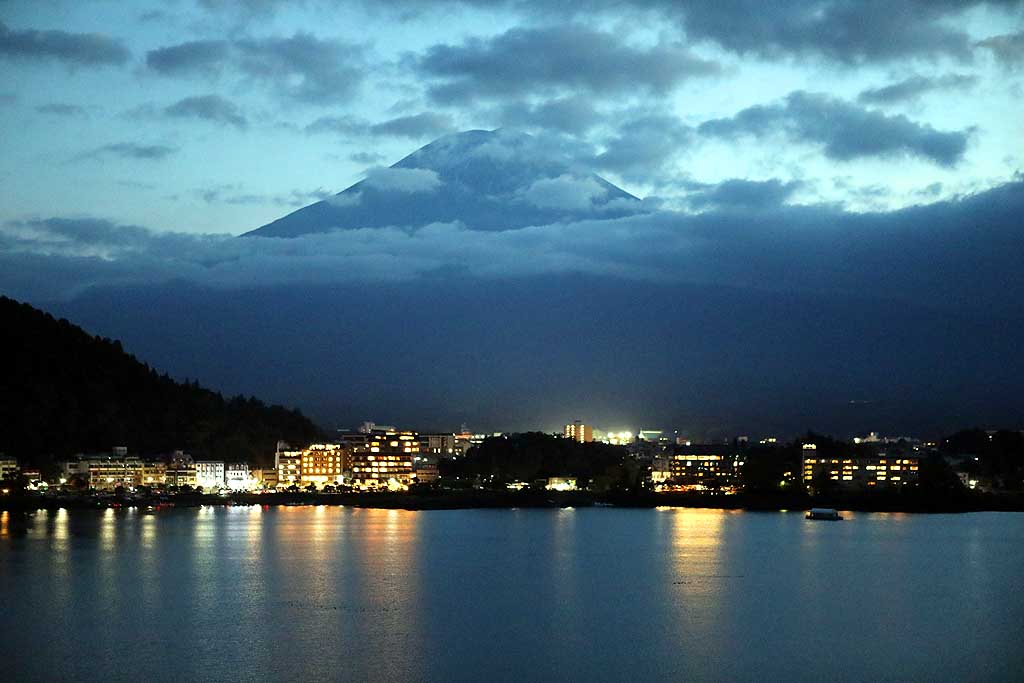 �͌��΂���̕x�m�R